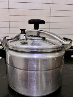 For Sale: Home Pivot Cooker – 15 Liters (Almost New) with original assesories
