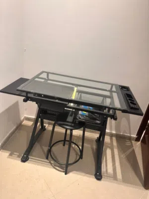 طاولة هندسية جديدة