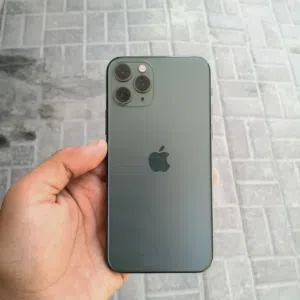 Apple iPhone 11 Pro 64 GB in Southern Governorate
