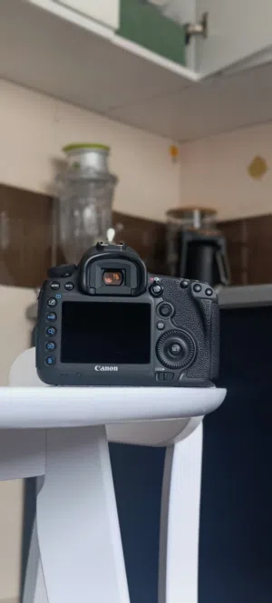 كاميرا كانون 5Ds دقة 50 ميكا بكسل