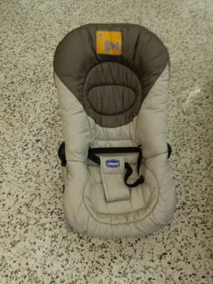 للبيع كرسي هزاز نوع شيكو بحالة الوكالة للبيع كار سيت مازر كير وعرباية اطفال جونيورز عربية تعليم