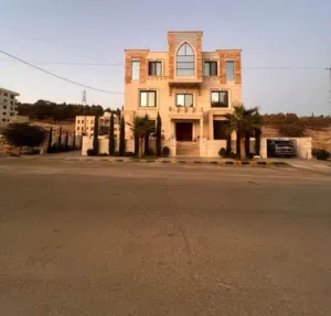 عمارة سكنة عائلية او استثمارية للبيع.