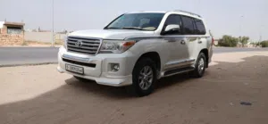 تويوتا مفخرة 2014 دبل شكورطه سيارة لا قوة الا بالله نظيفة محرك v6 شاصي ذهب