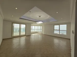 شقة 3 غرف نوم اطلالة كاملة على البحر