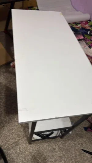 طاولة للبيع