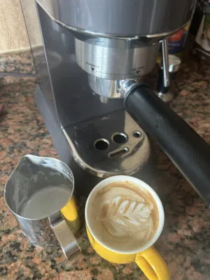 ماكينة قهوة ديلونجي الاصلية