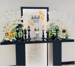 طاوله عطور فاخره للبيع بسعر مغري جديده اول استخدام 55 دينار
