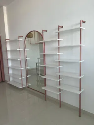 ارفف و علاقات لتجهيز بوتيك