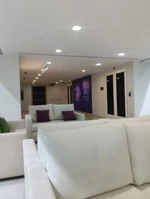 كهربائي منازل فلل عماير فنادق للصيانه والتشغيل والتاسيس والتمديدات الجديده والانترنت ووالكاميرات هوم