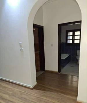 400 m2 More than 6 bedrooms Villa for Rent in Tripoli Kashlaf