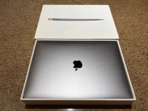 2020 MacBook Air 13.3-inch M1, 256GB, 8GB RAM, Space Gray