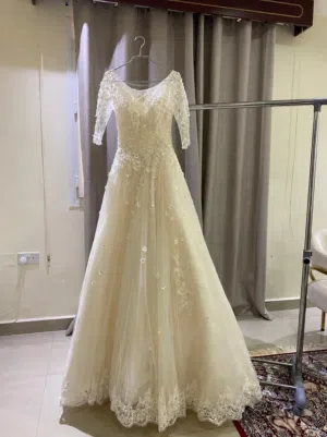 بيع فستان زفاف مستعمل فقط يوم واحد