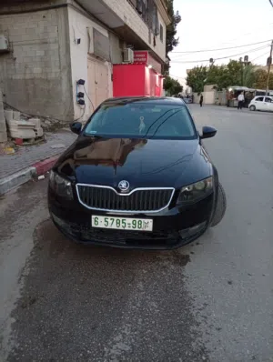 سكودا-اوكتافيا-2014-مطور-1600-السيارة-فيها-تصليحات-لكن-البودي-الخارجي-جيد-جداً