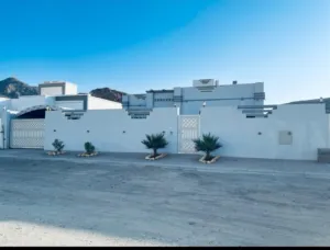 255 m2 3 Bedrooms Townhouse for Sale in Al Dakhiliya Bidbid
