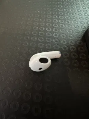 Apple airpods 4 ANC Left piece للبيع