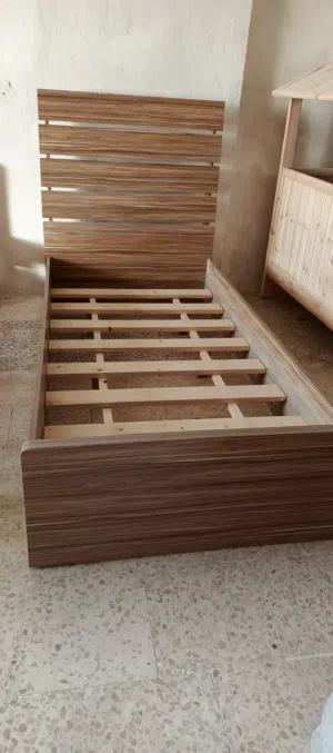 تخت مفرد سرير