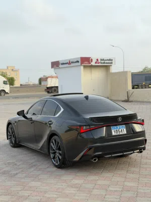 لكزس is350 موديل 2022 رقم 1 F SPORT وارد امريكي  ايربجات وكاله  تم عمل سيرفس  جاهزه للستخدام