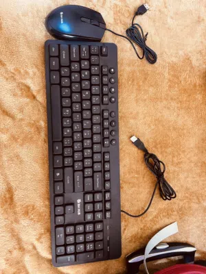 كيبورد أسود مع ماوس جديد
