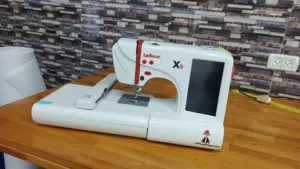 ماكينة تطريز وخياطة