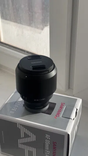 عدسة Samyang AF 85mm f/1.4 FE II