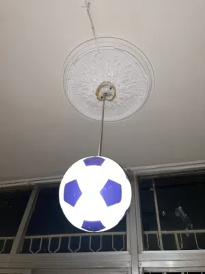 ثريا زجاج على شكل كرة قدم للبيع