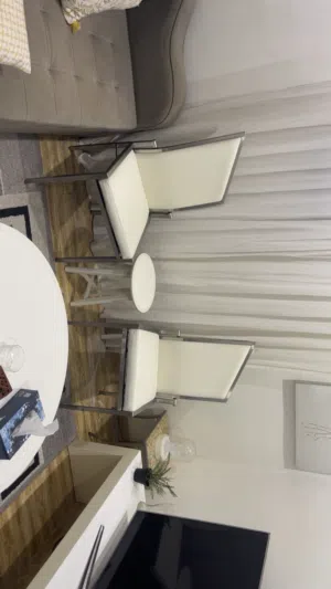 ثلاث كراسي ممتازين
