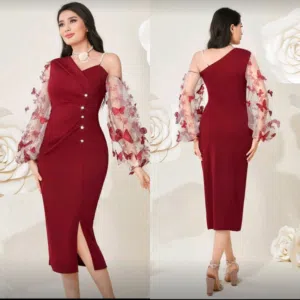 فستان سهرة طويل م الشبك المنسوج بطرز الفراشة باللون البوردو الأحمر مع تفاصيل انسيابية