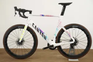 2023 XL Canyon Aeroad CFR Team SRAM Red AXS Zipp 454 NSW Carbon Disc Bike €2540