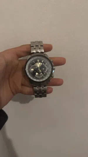 إعلان بيع ساعة Superstar Chronograph المميزة