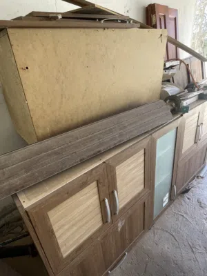 السلام عليكم كوجينه للبيع كامله بي بابها و روشن و دولابها سعر 3300 مكان تاجوراء