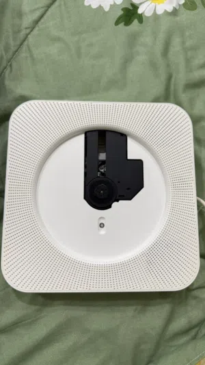 CD player   ( وقابل للتفاوض )