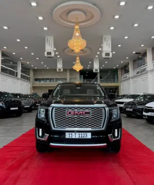 جمسي (دينالي ) موديل : 2023  ماشية : 90000 KM المواصفات  بانوراما  بصمه  بصمة ابواب  تشغيل عن بعد  د