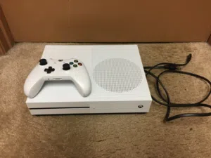xbox one S 500GB + controller + games