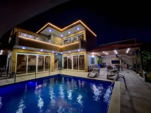 2 Bedrooms Chalet for Rent in Salt South Shuna