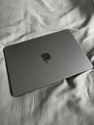 Macbook M2