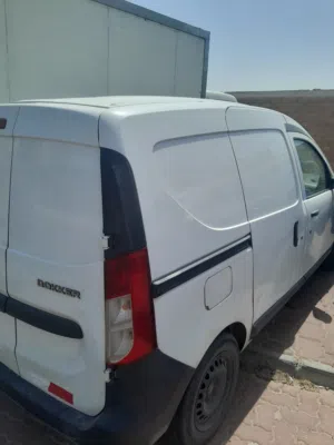 رينو دوكر بوكس