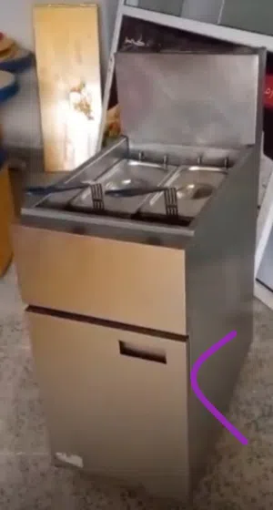 قلاية بروست وشيبس نظيفه