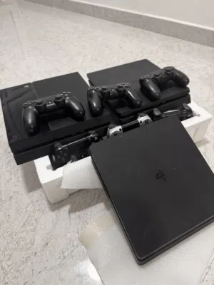 مجموعة من اجهزة ps4