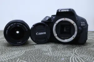كاميرا  Canon EOS 600D في حاله ممتازه جدا استعمال شخصي