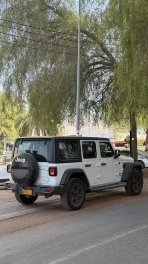 Jeep Wrangler unlimited Sport(gcc)2020 – Excellent Condition for sale