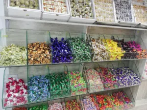 ديكور محمص للبيع بسعر مغري مع جامات كزاز
