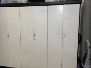 غرفة نوم بحالة شبه جيدة