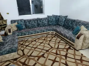 طقم كنب وكورنر للبيع بحالة جيدة جدا