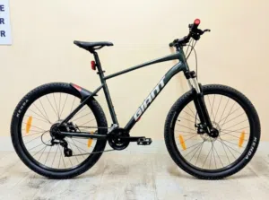 Branded Giant Talon  Large  Like New