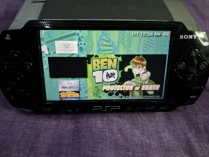 PSP SONY P1000 MODEL BLACK  COLOR 4GB SONY SD CARD  30 GAMES AVAILABLE