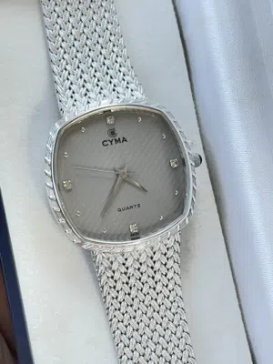 للبيع ساعة سيما جديدة مخزنة غير مستخدمةً