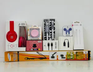 mobile accessories 9item brand new  مجموعة إكسسوارات جوال جديدة تمامًا (9 قطع)