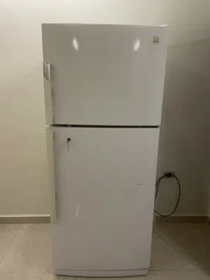 ثلاجه مستخدمه للبيع بسعر مغري