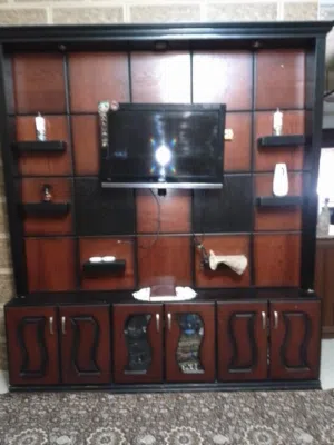 بوفيه خشب لاتيه مستعمله بحاله جيده