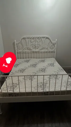 سرير ايكيا مزدوج عدد 2 مع المراتب